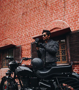 Royalenfield -bullet-350-recommended-gear